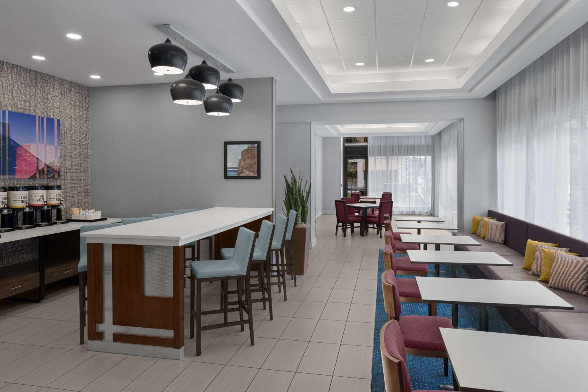 Hampton Inn Cleveland-Downtown Exterior foto
