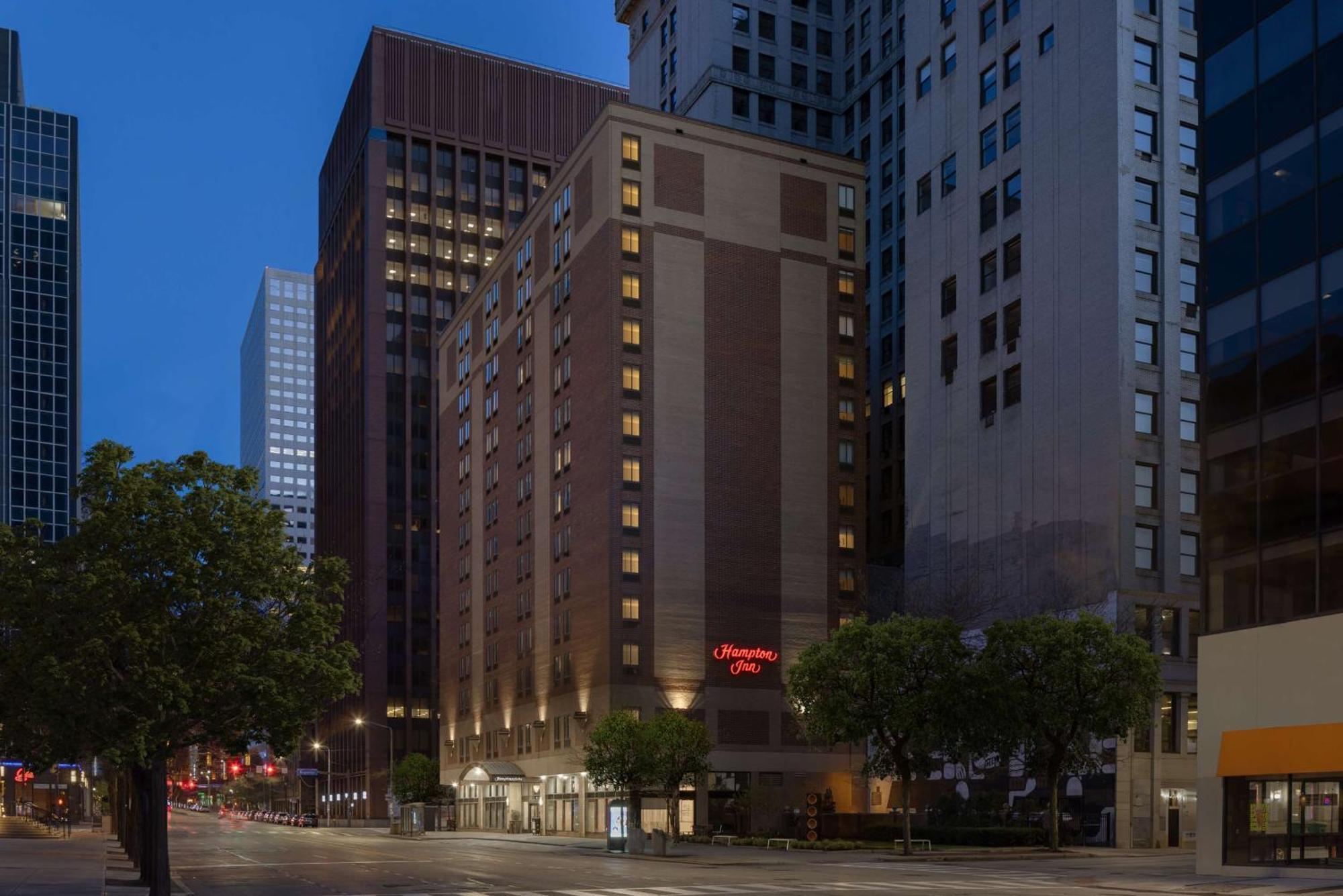 Hampton Inn Cleveland-Downtown Exterior foto